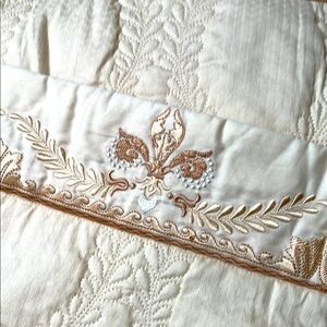 ❤️ NWOT LUXE Cream Embroidered & Quilted QUALITY COTTON KING PILLOW SHAMS